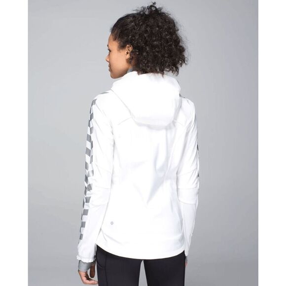 223-EUC Size 6 Lululemon Feelin' Frosty Softshell - Picture 1 of 5